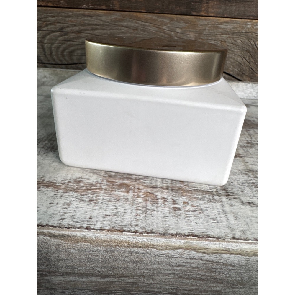 Elizabeth Arden White Tea Body Water Cream | 7.6 fl oz | Luxury NWOB | MSRP $33 - Picture 3 of 6